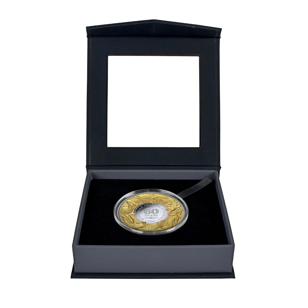 Moneda de Argint 60 de Ani de Moneda Zecimala 2026, Aurire 24K - imagine 3