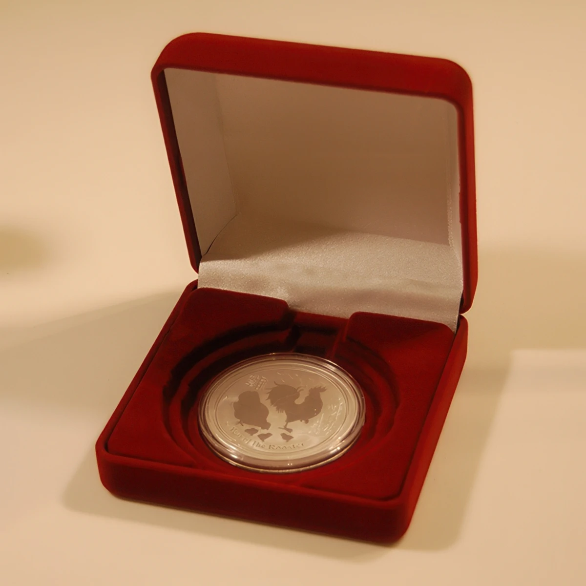 Cutie pentru moneda cu 3 diametre visinie - imagine 2